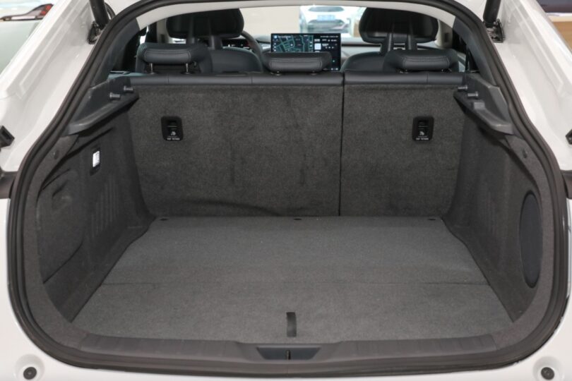 Електромобіль Changan SL03 Електромобіль Changan SL03 - фото thumbnail 1