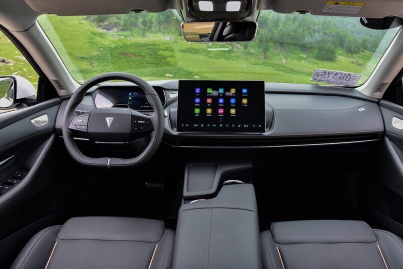 Електромобіль Changan SL03 Електромобіль Changan SL03 - фото thumbnail 1