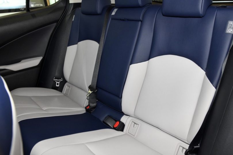 Електромобіль Lexus UX - фото thumbnail 1