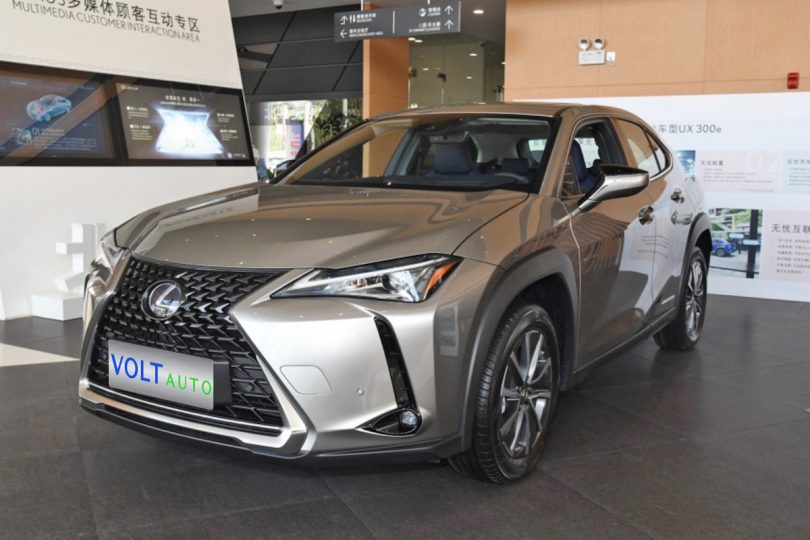 Електромобіль Lexus UX - фото thumbnail 1