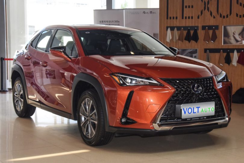 Електромобіль Lexus UX - фото thumbnail 1