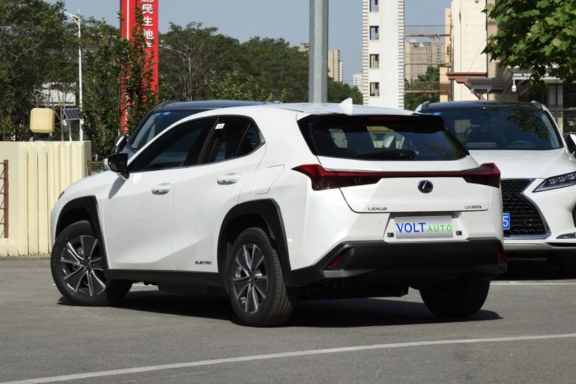 Електромобіль Lexus UX - фото thumbnail 1