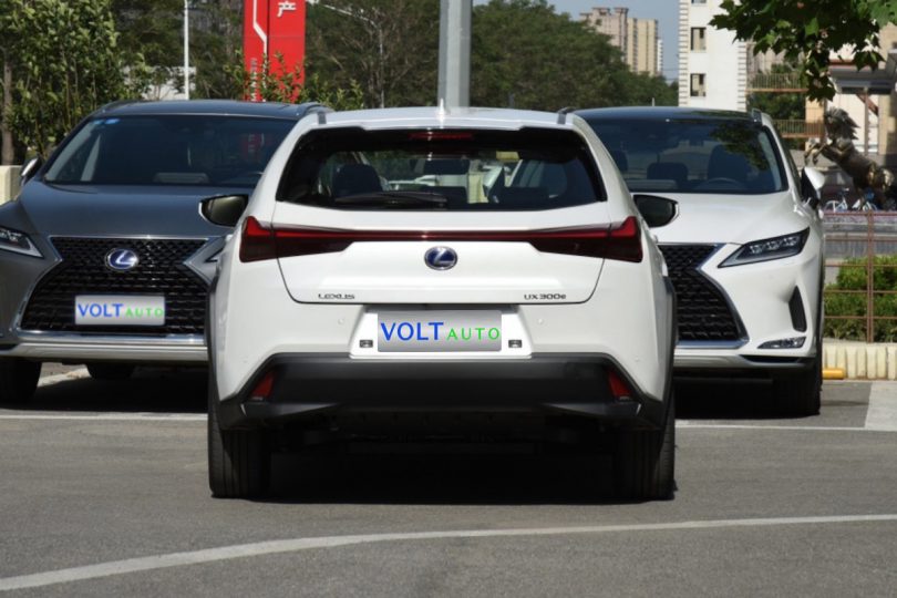 Електромобіль Lexus UX - фото thumbnail 1