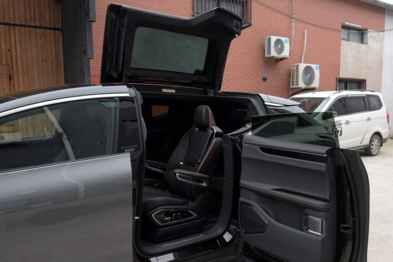 Електромобіль Hiphi X Електромобіль Hiphi X - фото thumbnail 1