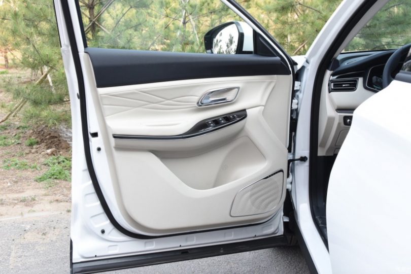 Електромобіль Changan Oshan X7 Електромобіль Changan Oshan X7 - фото thumbnail 1