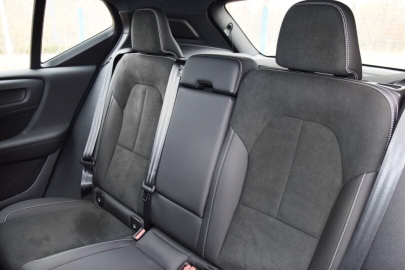 Електромобіль Volvo XC40 - фото thumbnail 1