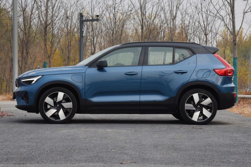 Електромобіль Volvo XC40 - фото thumbnail 1