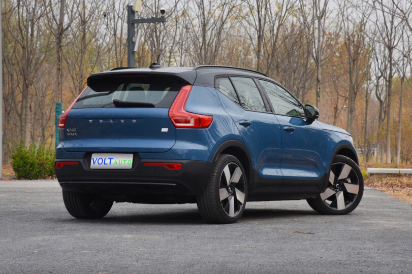 Електромобіль Volvo XC40 - фото thumbnail 1