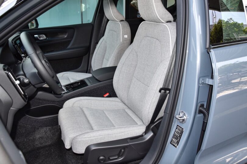 Електромобіль Volvo XC40 - фото thumbnail 1