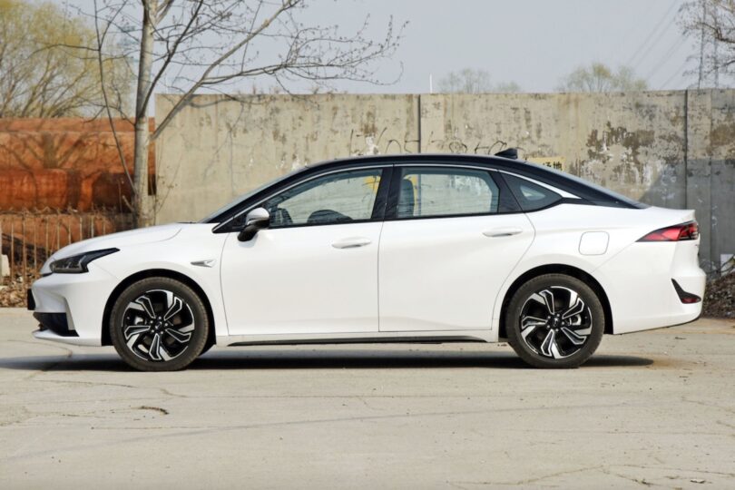 Електромобіль Toyota GAC iA5 - фото thumbnail 1