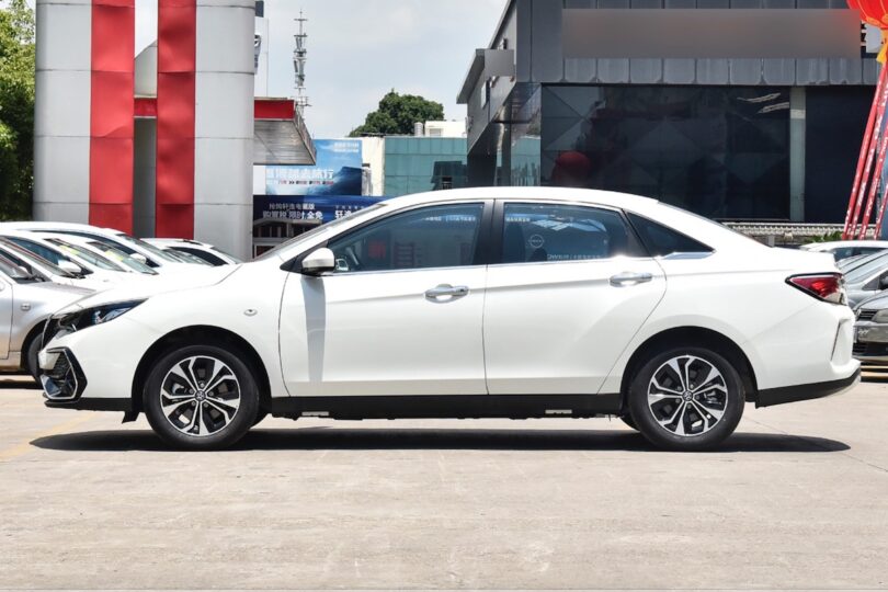 Електромобіль Venucia D60EV - фото thumbnail 1