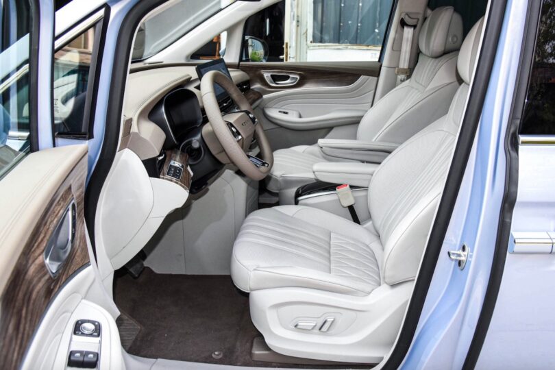 Електромобіль Roewe iMAX 8 - фото thumbnail 1