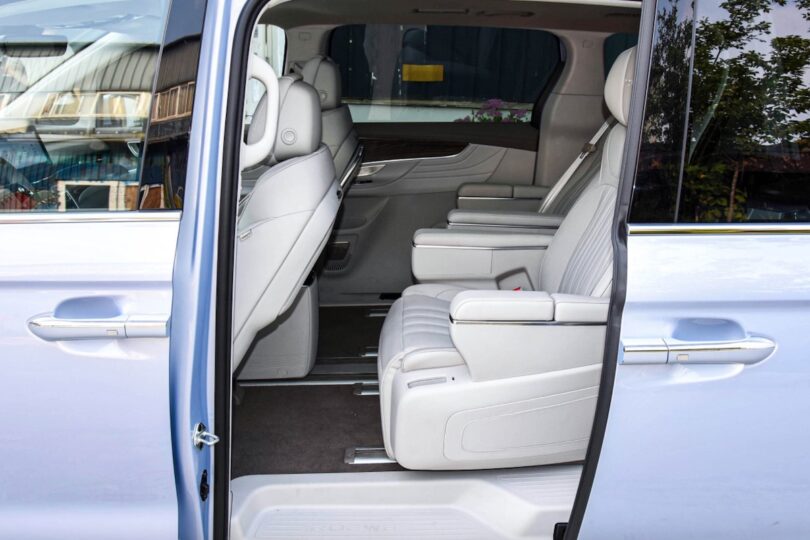 Електромобіль Roewe iMAX 8 - фото thumbnail 1