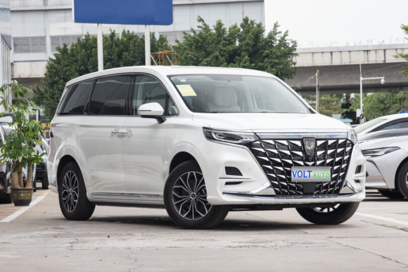 Електромобіль Roewe iMAX 8 - фото thumbnail 1