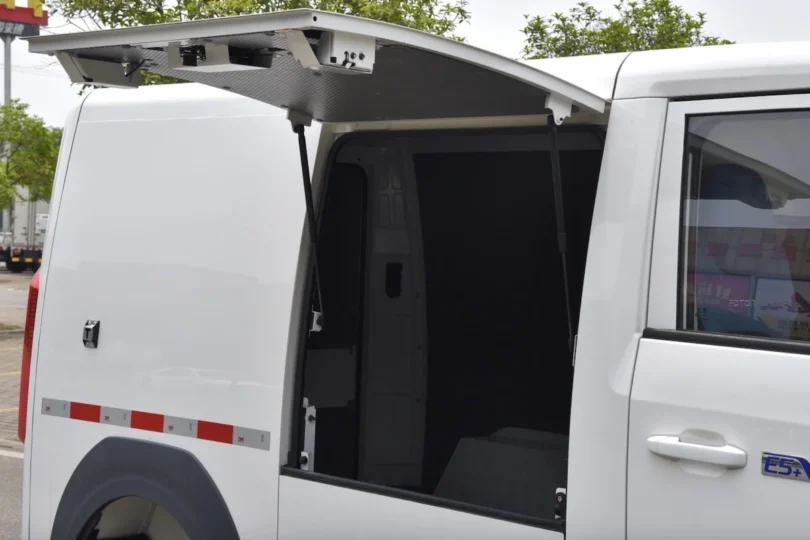 Електромобіль Foton E5 - фото thumbnail 1