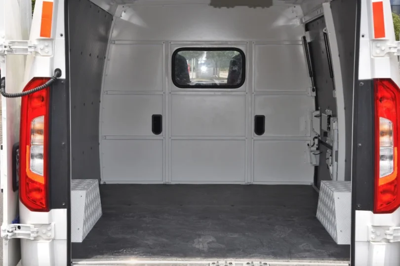 Електромобіль Foton E5 - фото thumbnail 1