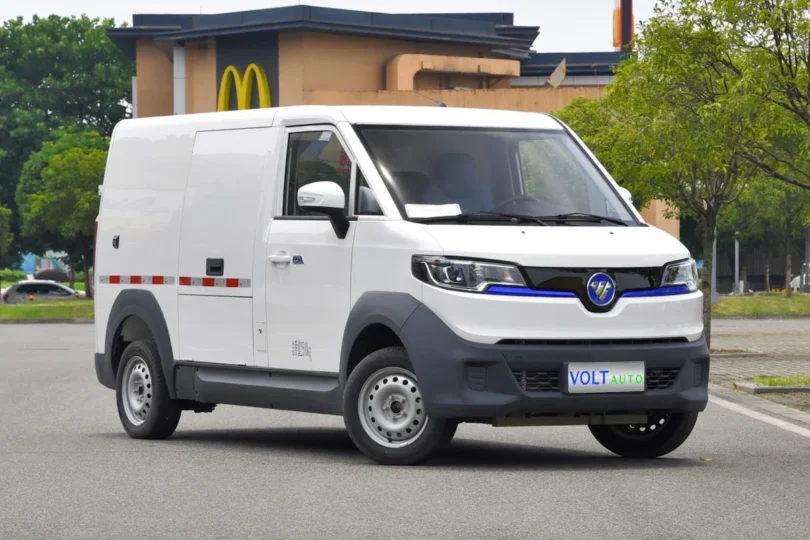 Електромобіль Foton E5 - фото thumbnail 1