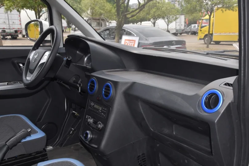 Електромобіль Foton E5 - фото thumbnail 1