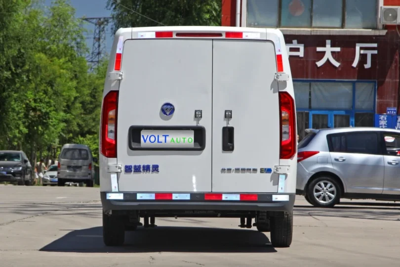 Електромобіль Foton E7 - фото thumbnail 1