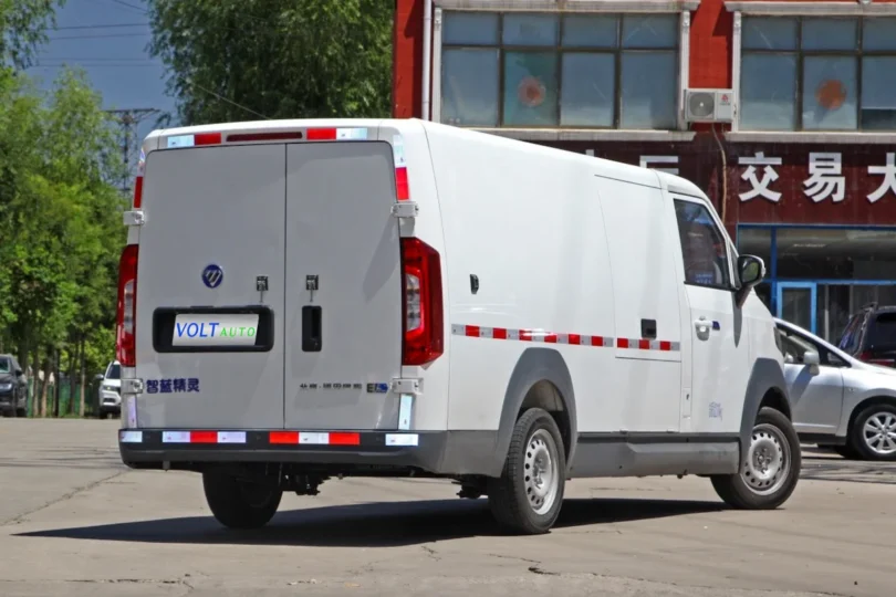 Електромобіль Foton E7 - фото thumbnail 1