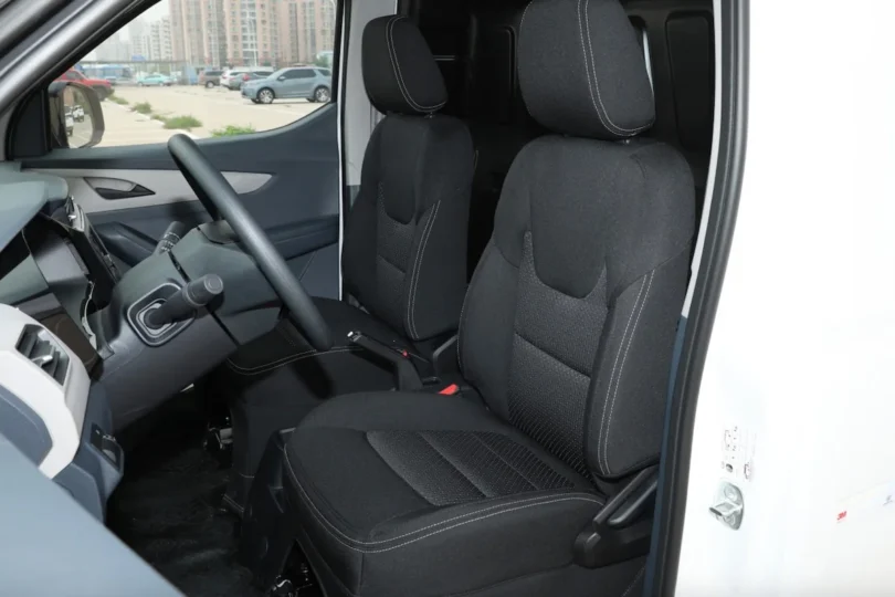 Електромобіль Maxus EV30 - фото thumbnail 1