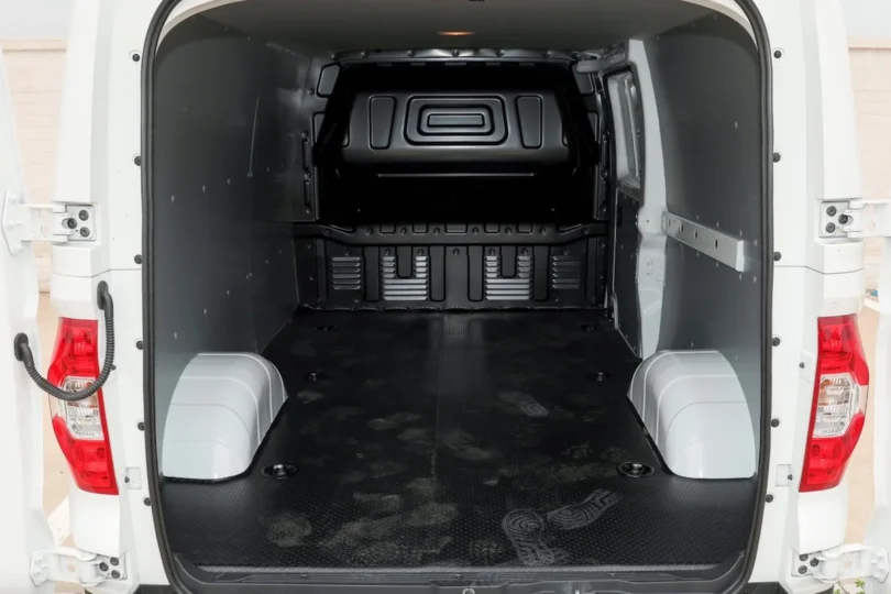 Електромобіль Maxus EV30 - фото thumbnail 1