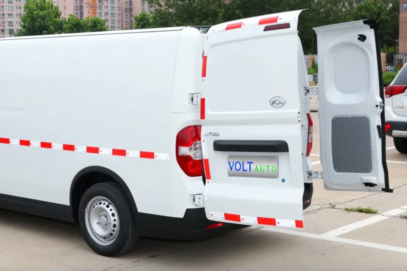 Електромобіль Maxus EV30 - фото thumbnail 1