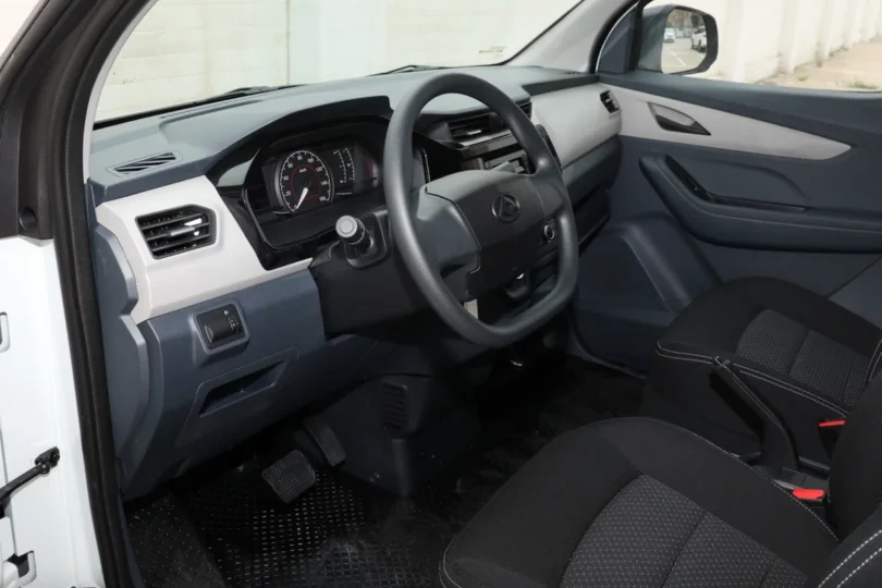 Електромобіль Maxus EV30 - фото thumbnail 1