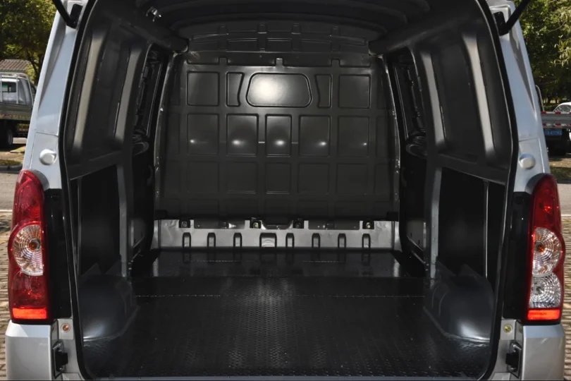 Електромобіль Wuling EV50 Електромобіль Wuling EV50 - фото thumbnail 1