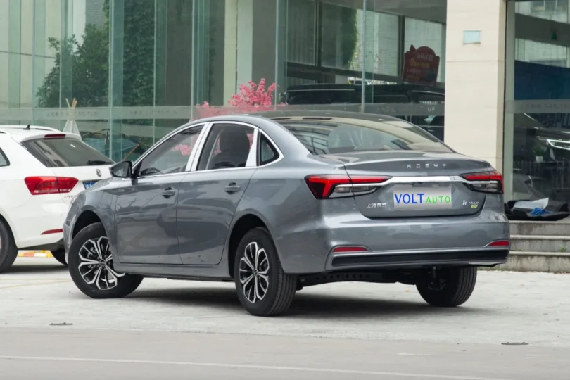 Електромобіль Roewe i6 Max - фото thumbnail 1