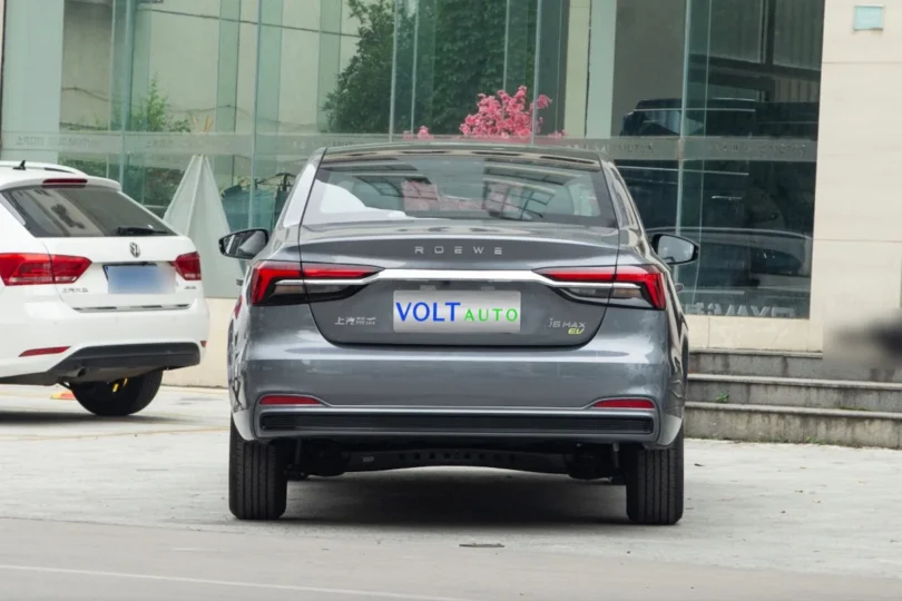 Електромобіль Roewe i6 Max - фото thumbnail 1