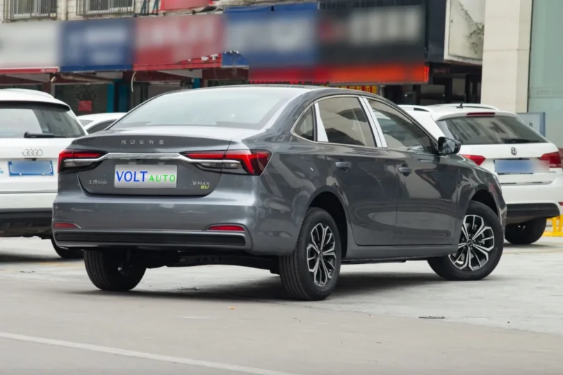 Електромобіль Roewe i6 Max - фото thumbnail 1