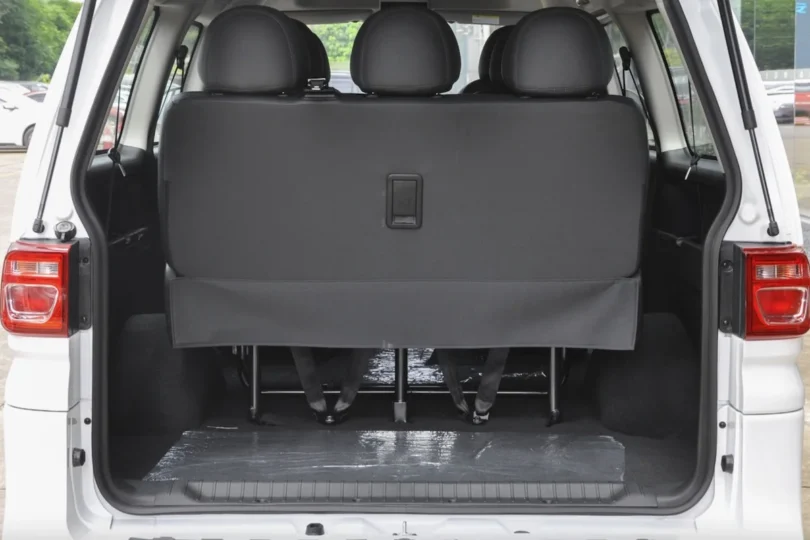 Електромобіль Donfeng M5 EV 2022 - фото thumbnail 1