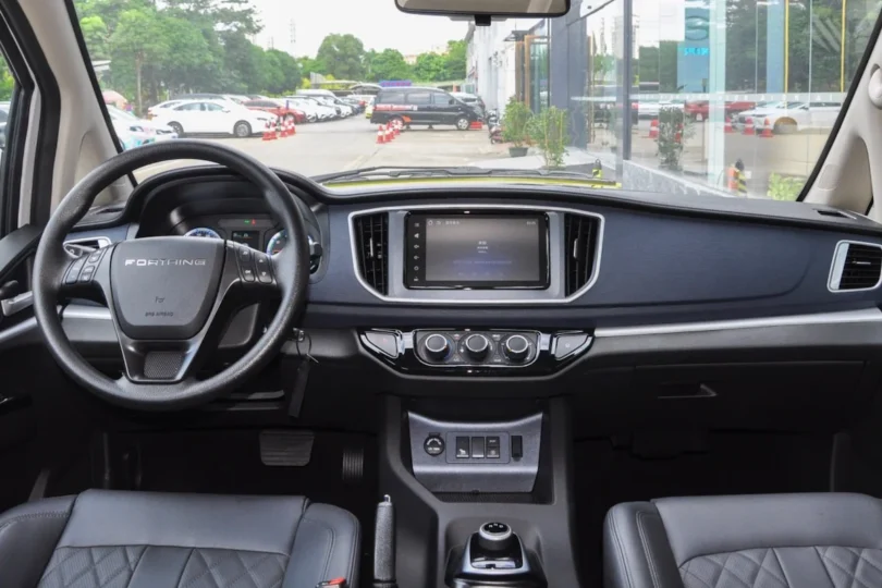 Електромобіль Donfeng M5 EV 2022 - фото thumbnail 1