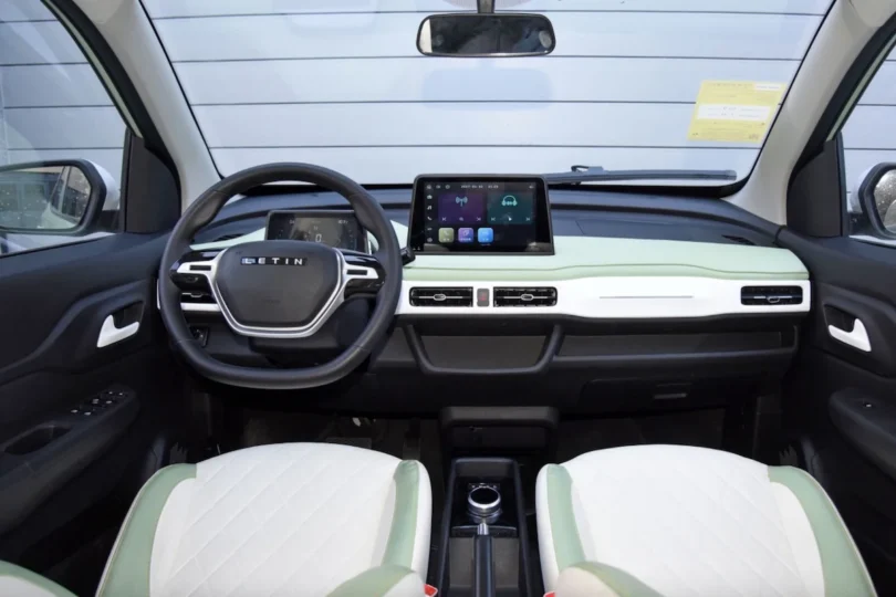 Електромобіль Yema Letin Mango Pro Електромобіль Yema Letin Mango Pro - фото thumbnail 1