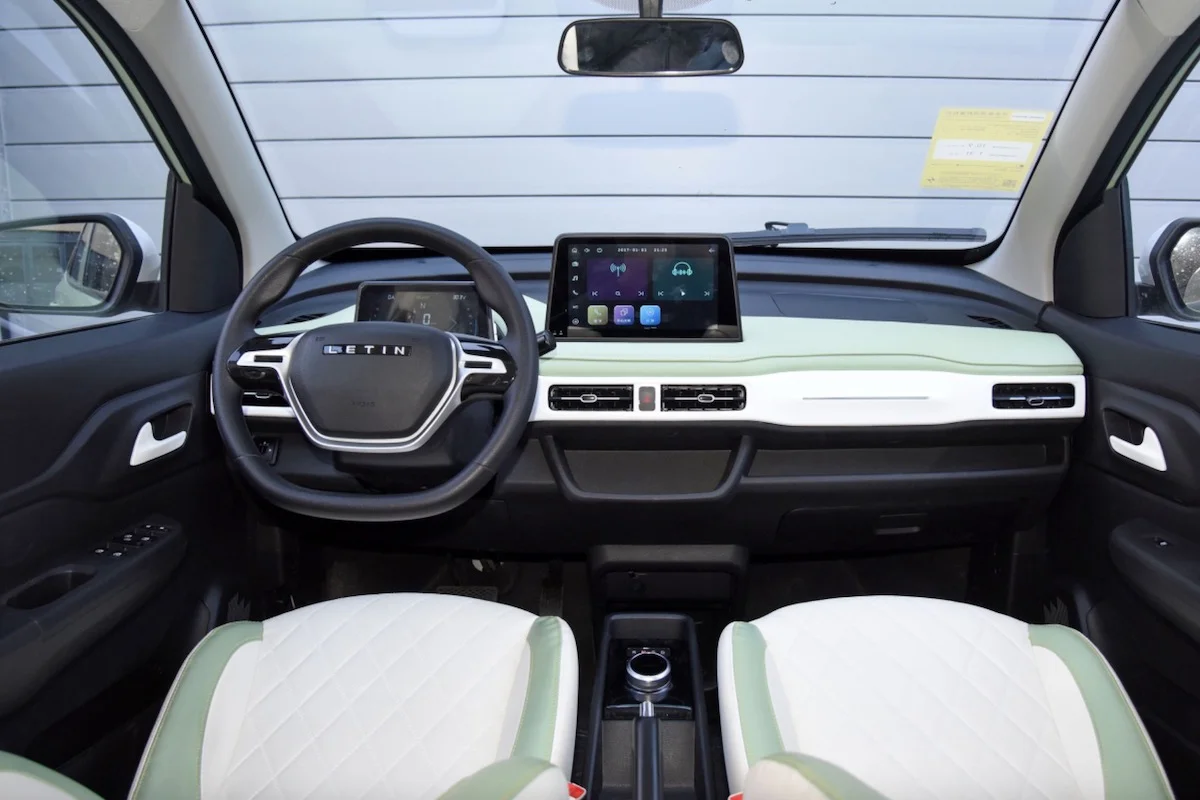 Про авто Електромобіль Yema Letin Mango Pro Про авто Електромобіль Yema Letin Mango Pro