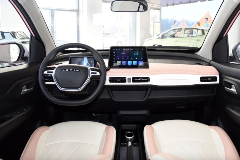 Електромобіль Yema Letin Mango Pro Електромобіль Yema Letin Mango Pro - фото thumbnail 1