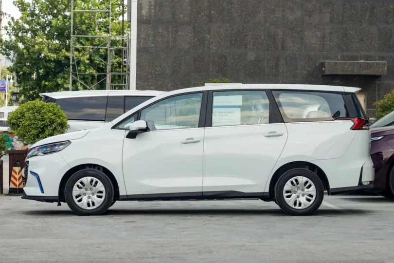 Електромобіль Maxus MIFA 5 - фото thumbnail 1