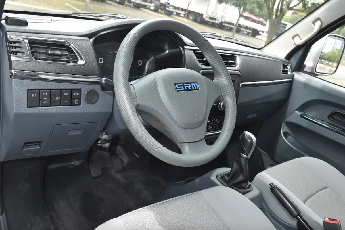 Про авто Електромобіль SRM T50 EV Про авто Електромобіль SRM T50 EV