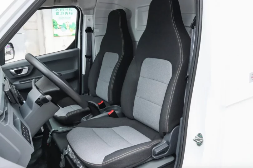 Електромобіль Farizon V - фото thumbnail 1