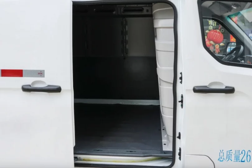 Електромобіль Farizon V - фото thumbnail 1