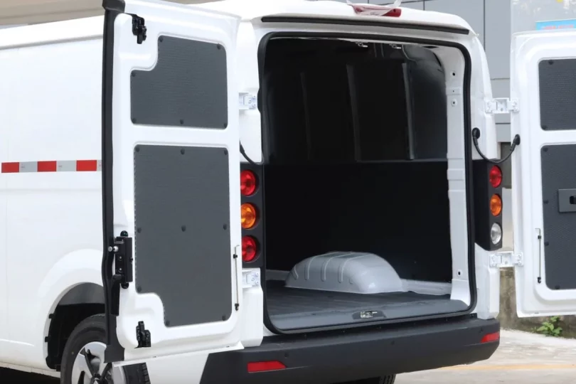 Електромобіль Farizon V - фото thumbnail 1