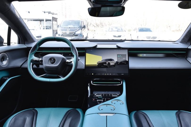 Електромобіль Lotus Eletre - фото thumbnail 1