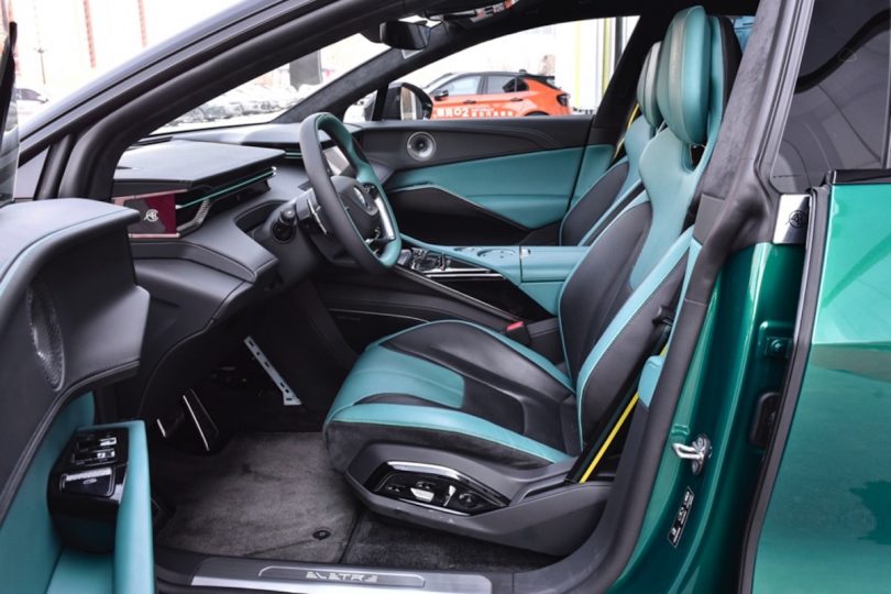 Електромобіль Lotus Eletre - фото thumbnail 1