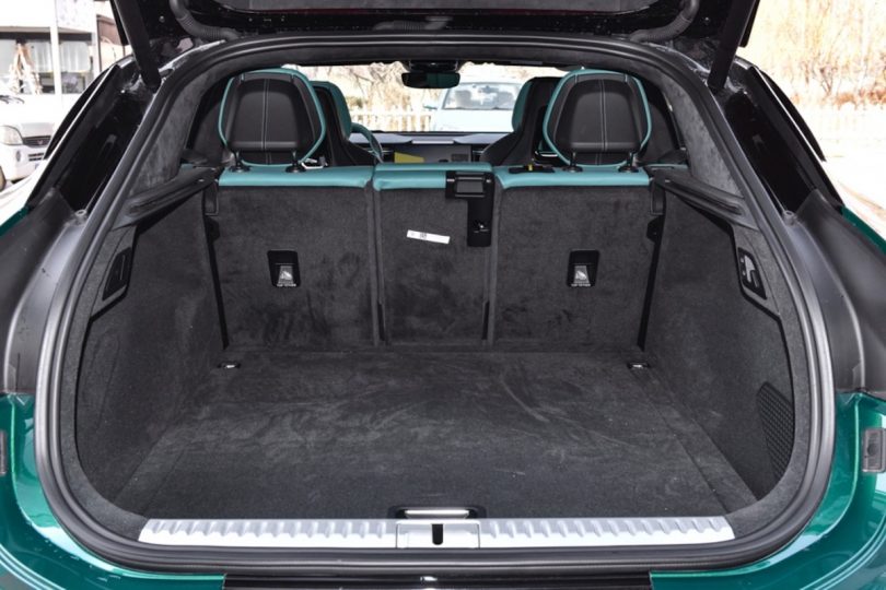 Електромобіль Lotus Eletre - фото thumbnail 1