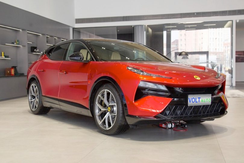 Електромобіль Lotus Eletre - фото thumbnail 1