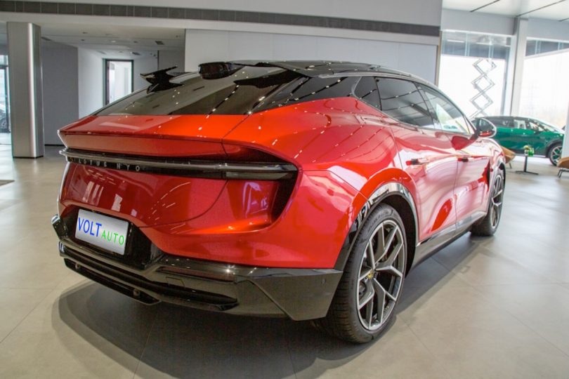 Електромобіль Lotus Eletre - фото thumbnail 1