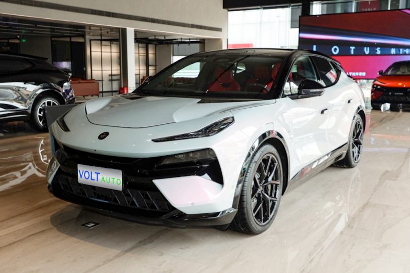 Електромобіль Lotus Eletre - фото thumbnail 1