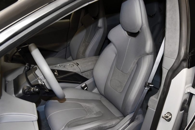 Електромобіль Lotus Eletre - фото thumbnail 1