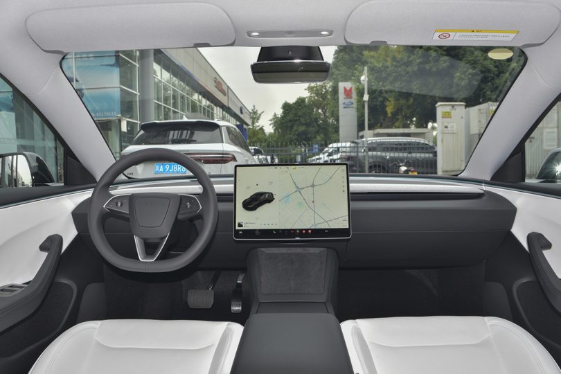 Електромобіль Zeekr 001 - фото thumbnail 1